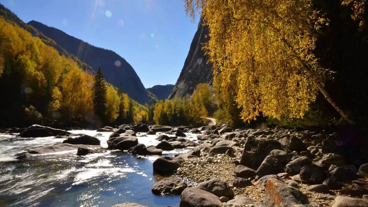 YY優(yōu)米直播回放，探索自然美景的旅行，尋覓內(nèi)心平和之地