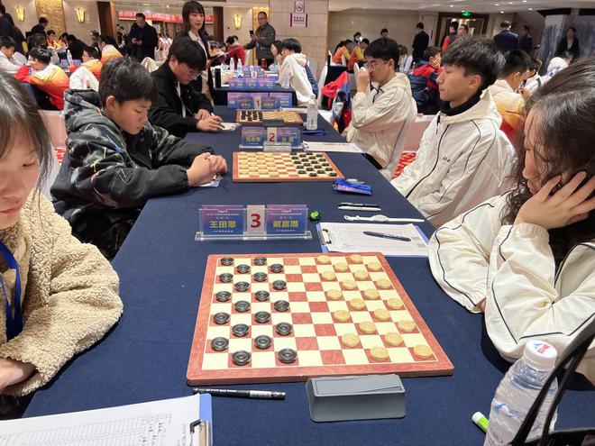 國際跳棋比賽視頻，探索變化中的學(xué)習(xí)，自信成就夢想的力量之源